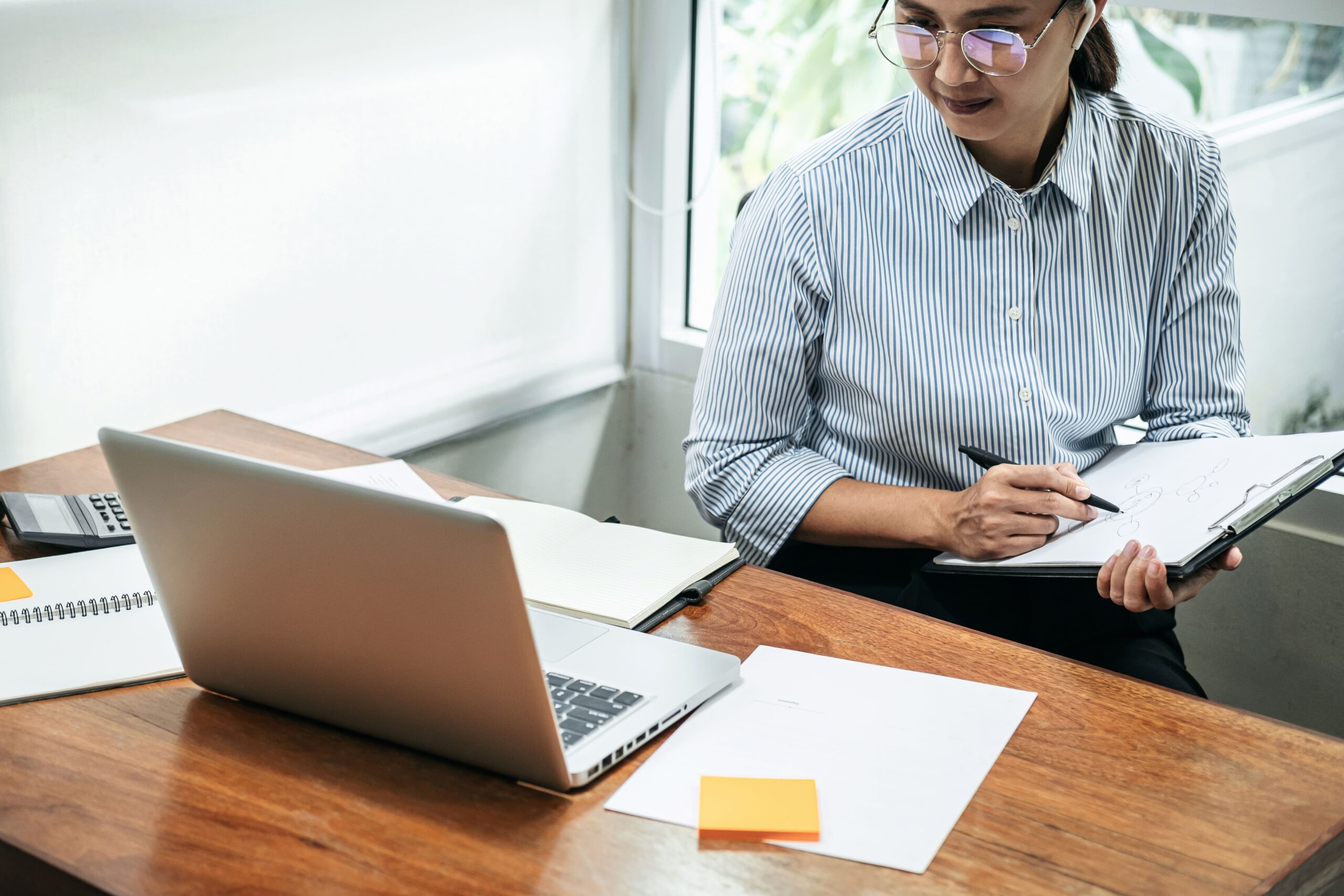 Resolución del SII busca reforzar emisión de boleta electrónica por cada compra realizada a través de su entrega a los contribuyentes en forma impresa o digital